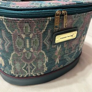American Tourister Teal and Pink Cosmetic Case